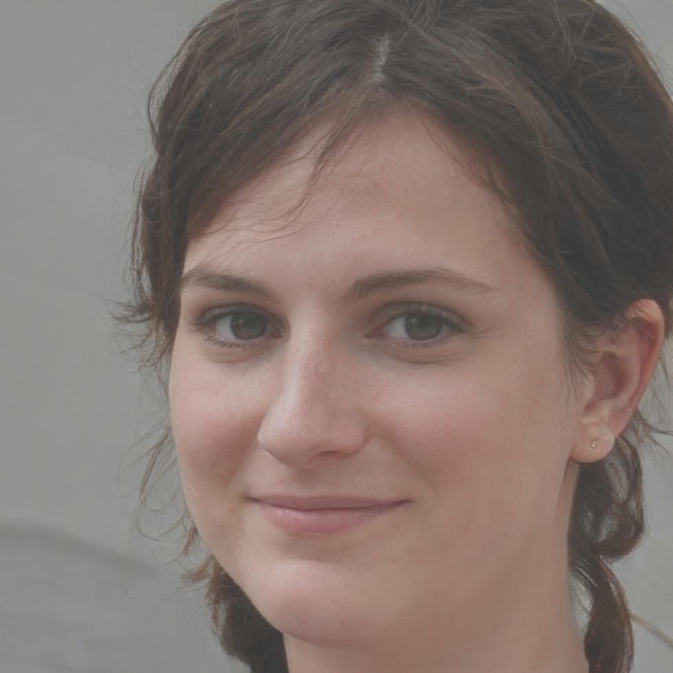 Program graduate Maria Santos